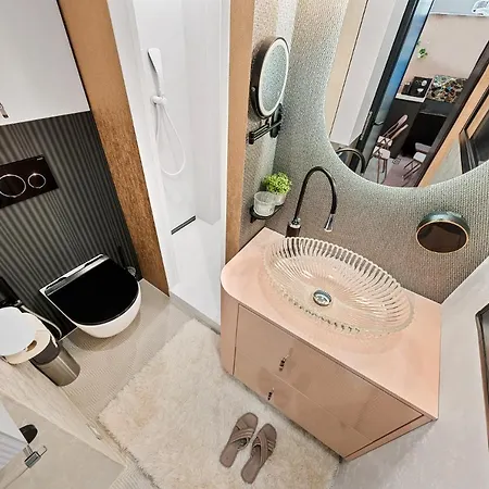 102 Apartment