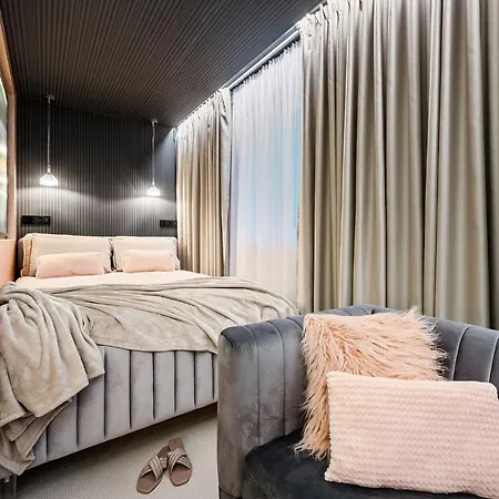 Apartman 102 *