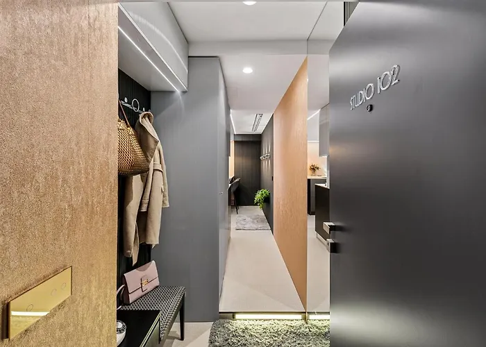 Apartament 102